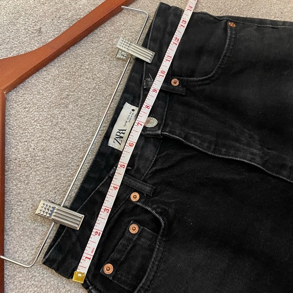 Zara|| Black Distressed Straight Leg Jeans with a raw hem. Size 4 - Picture 10 of 10